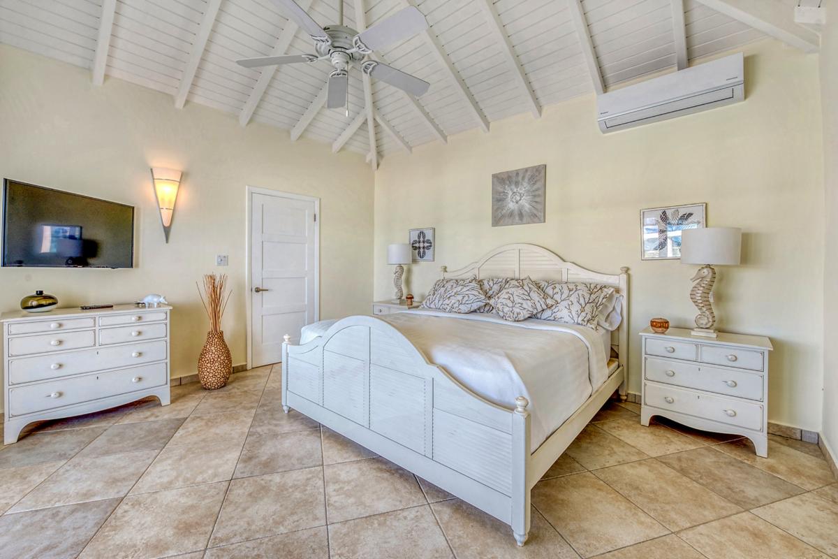 Luxury Pool Villa St Martin - The bedroom